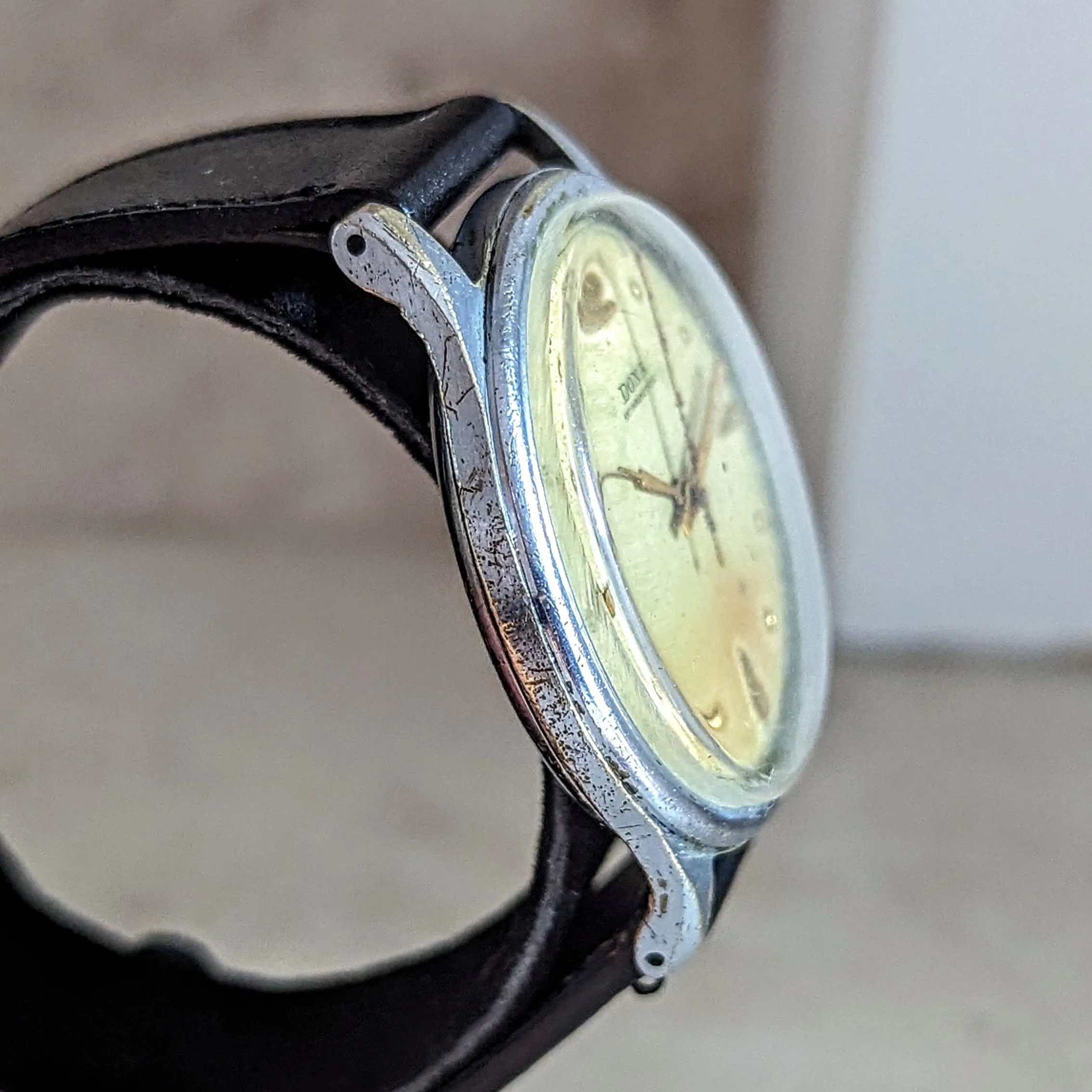 1950s DOXA Antimagnetique Jumbo Wristwatch Cal. ETA 1147 Swiss Made Watch