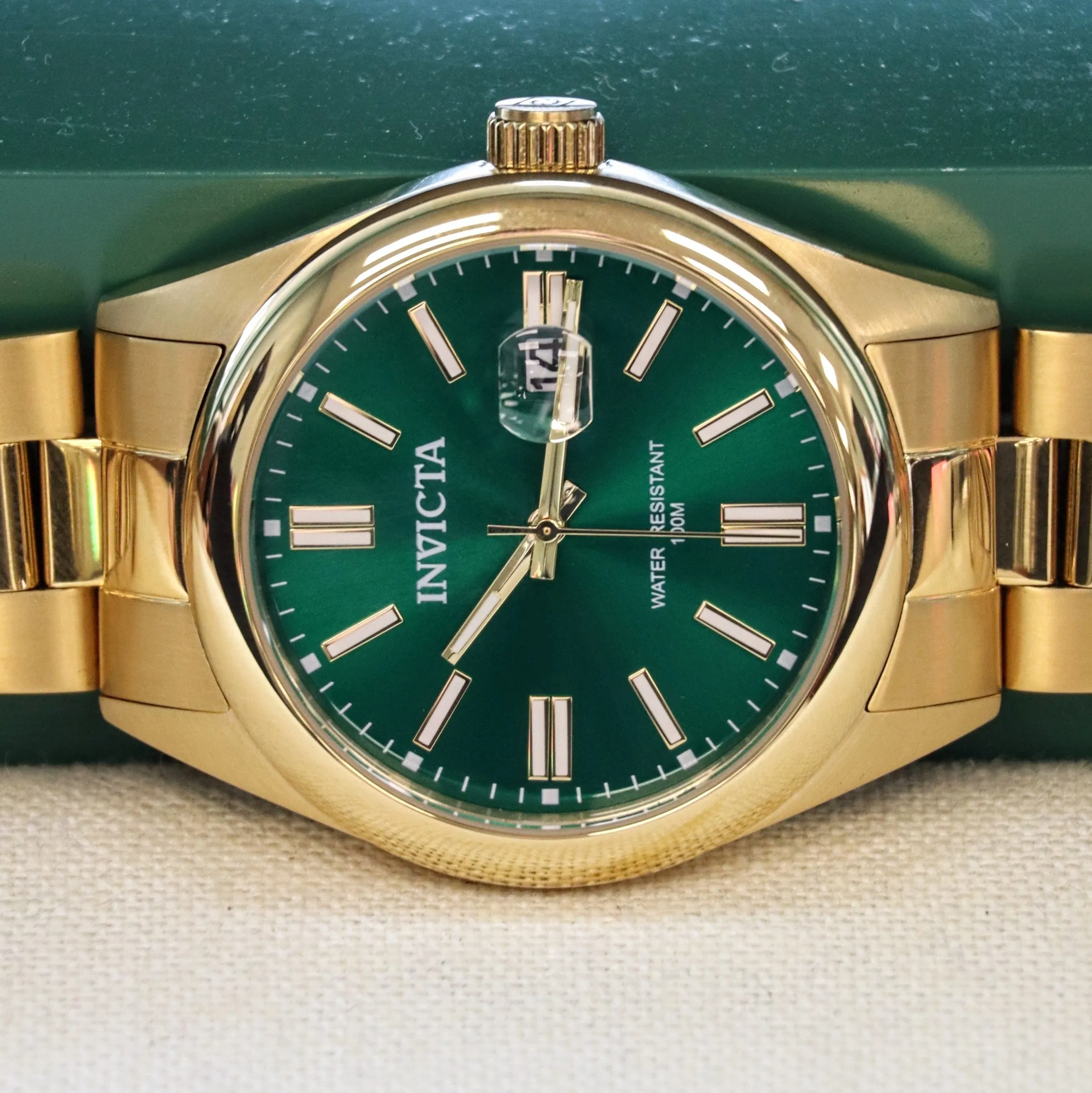 INVICTA Pro Diver Men's Watch Quartz Green Dial ALL S.S. Wristwatch Ref. 38464 - ALL Original!