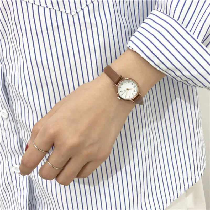 Minimalist Easy To Read Dial with Ultra-Thin Vegan Leather Strap Quartz Watches