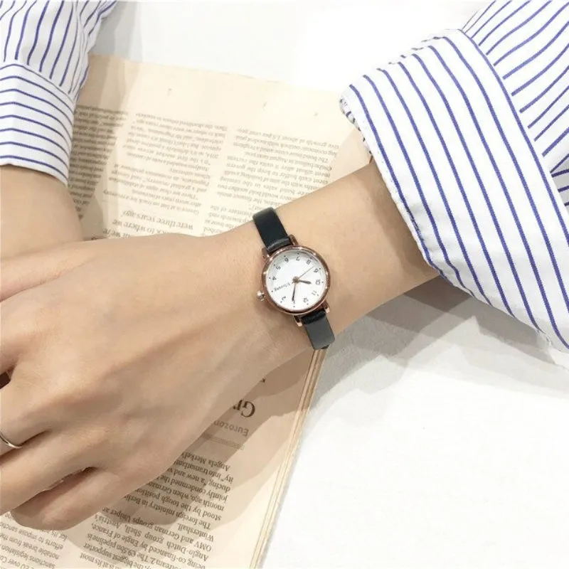 Minimalist Easy To Read Dial with Ultra-Thin Vegan Leather Strap Quartz Watches
