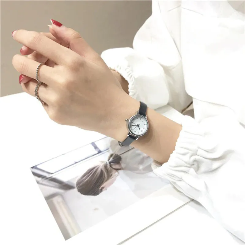 Minimalist Easy To Read Dial with Ultra-Thin Vegan Leather Strap Quartz Watches