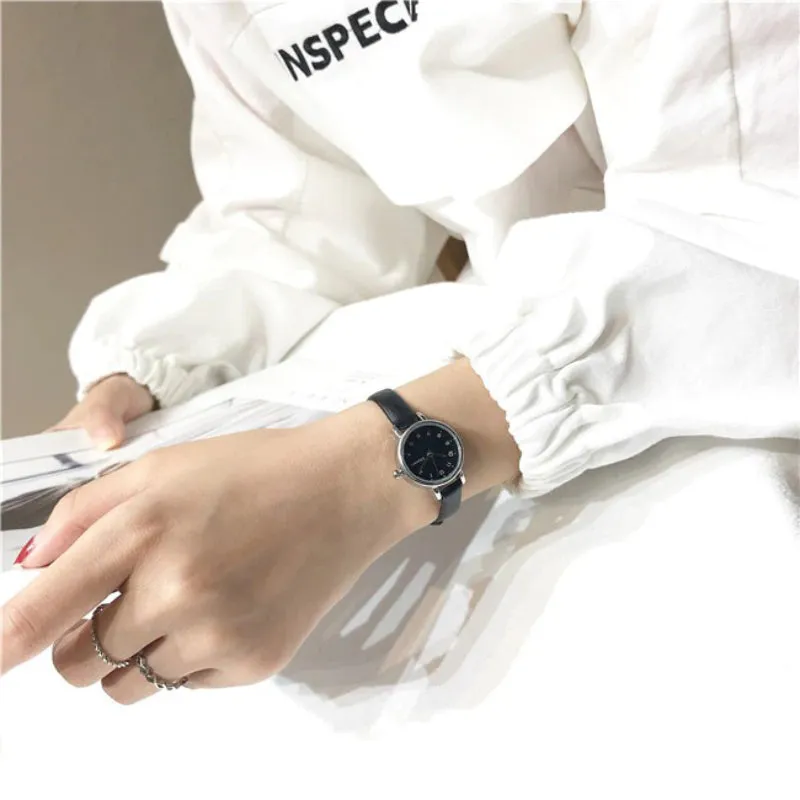 Minimalist Easy To Read Dial with Ultra-Thin Vegan Leather Strap Quartz Watches