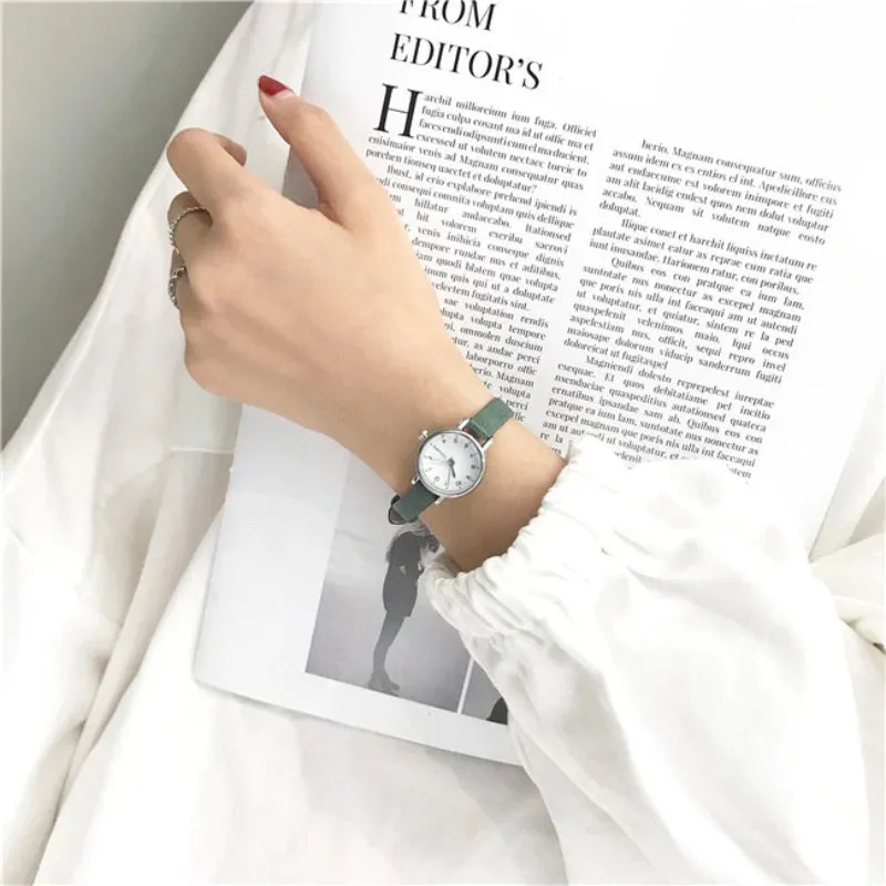 Minimalist Easy To Read Dial with Ultra-Thin Vegan Leather Strap Quartz Watches