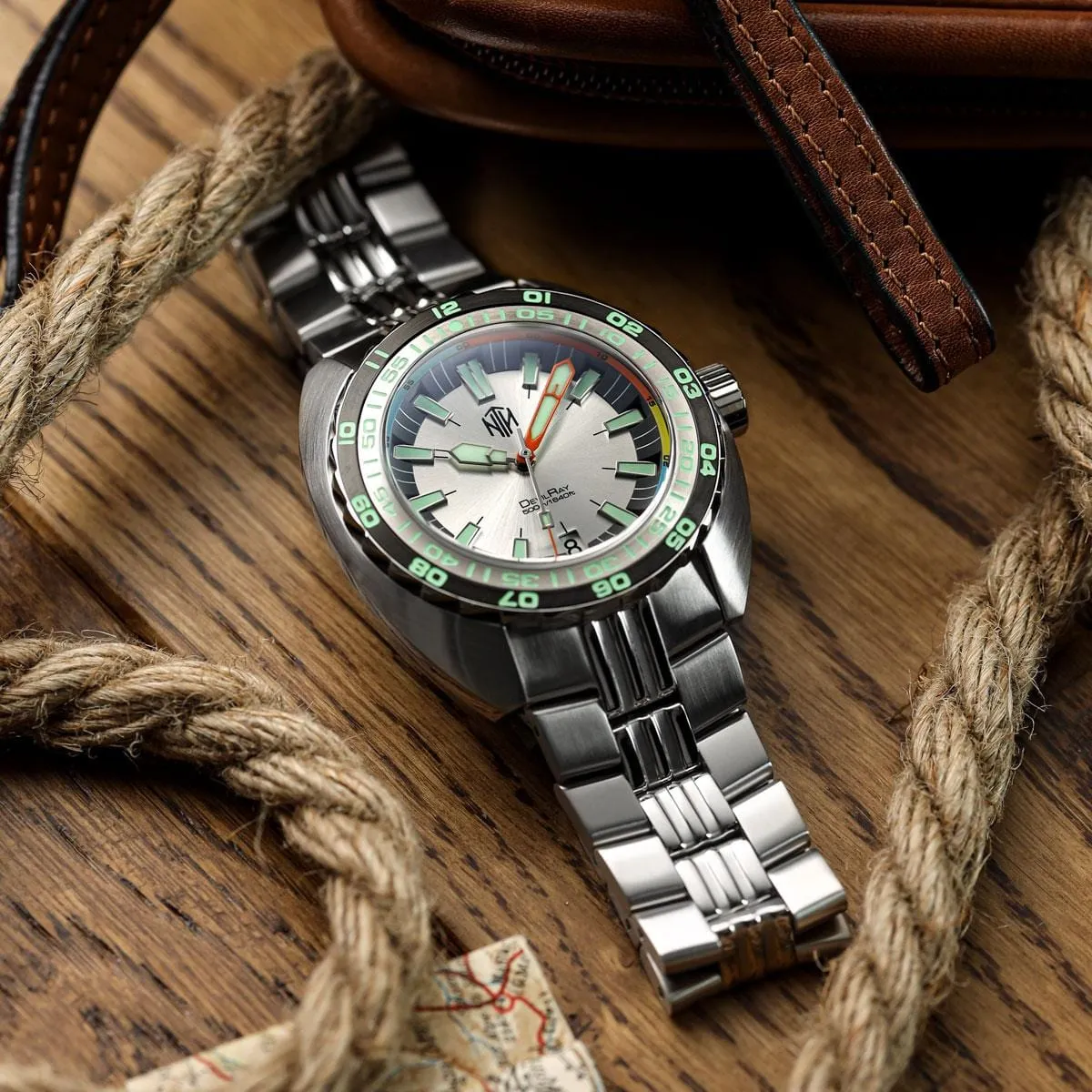 NTH DevilRay Automatic Dive Watch - No Date - Silver Sunburst - LIKE NEW
