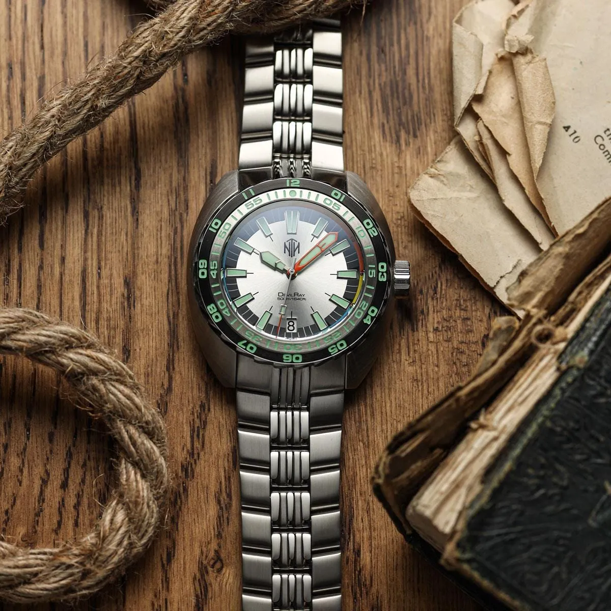 NTH DevilRay Automatic Dive Watch - No Date - Silver Sunburst - LIKE NEW