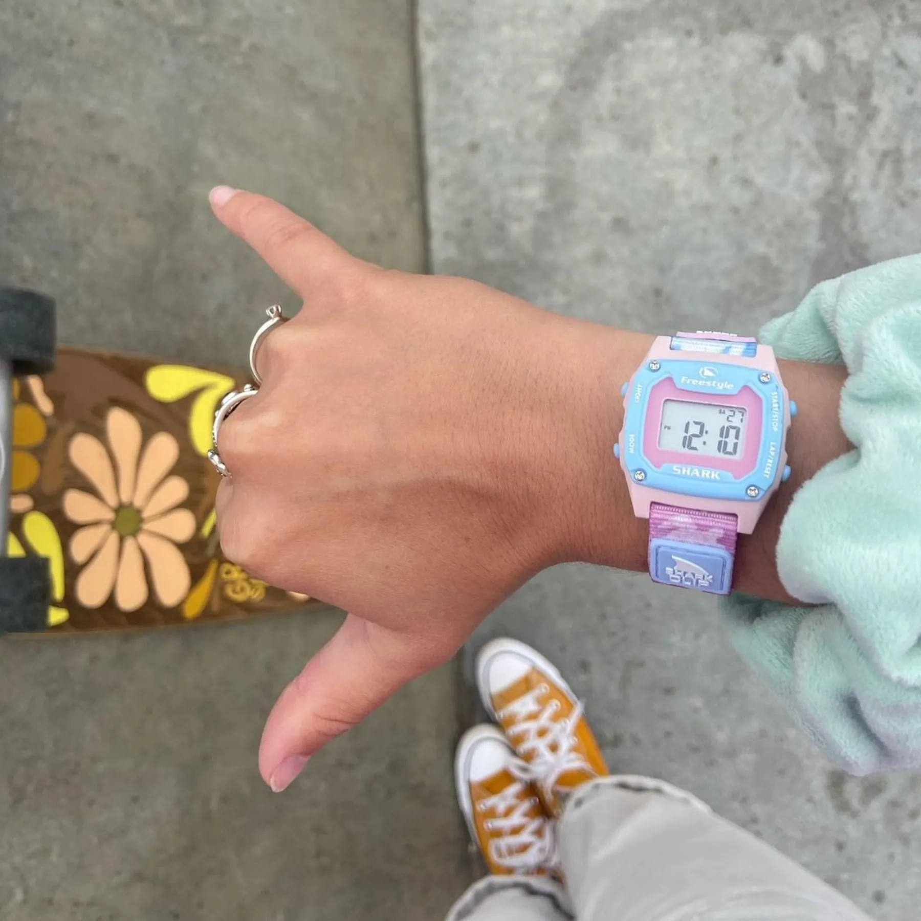SHARK MINI CLIP TRIPPY TURTLE